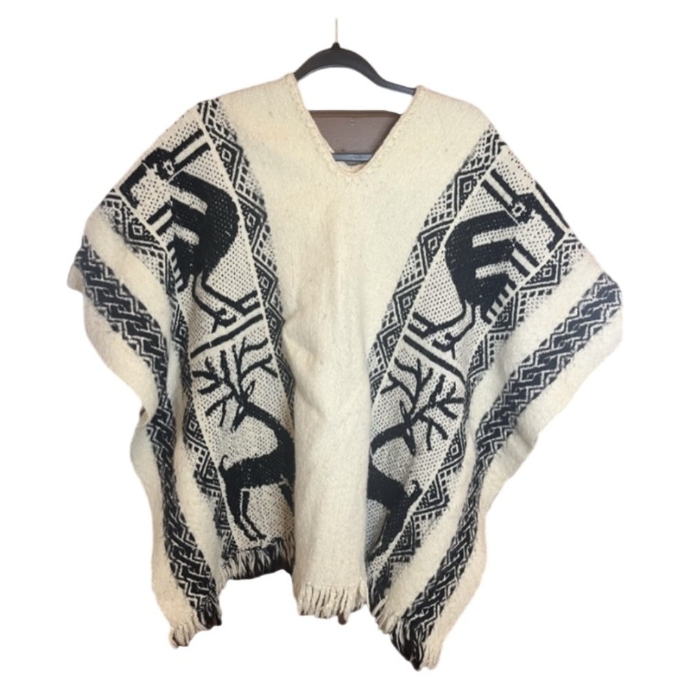 Vintage// Aztec Llama Print Poncho // One Size